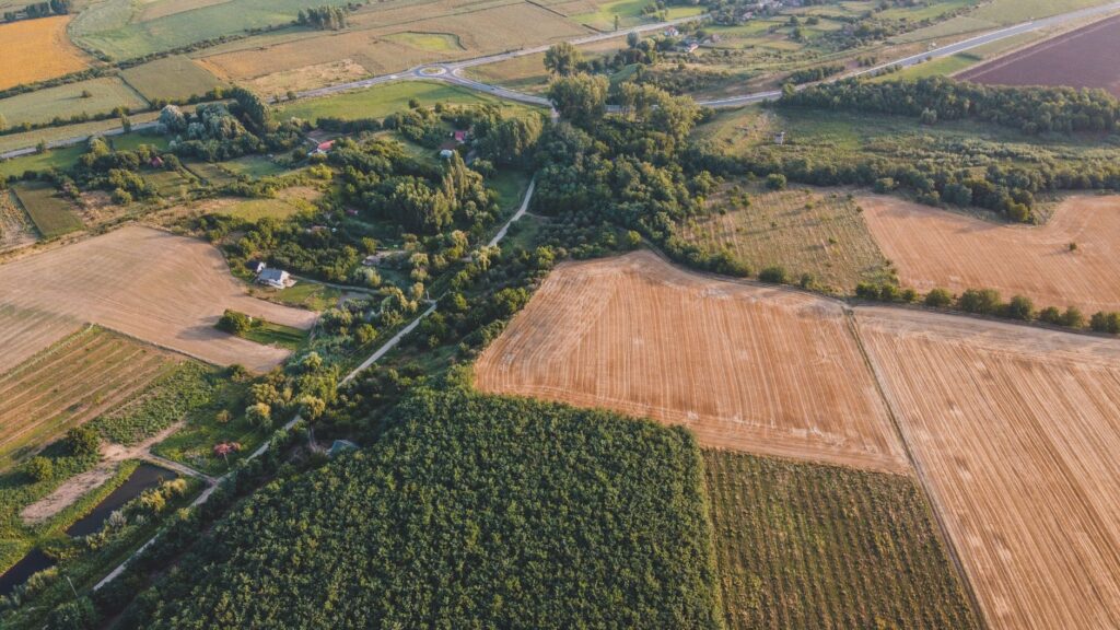 Najciekawsze polskie mapy do Farming Simulator dla fanów małych gospodarstw