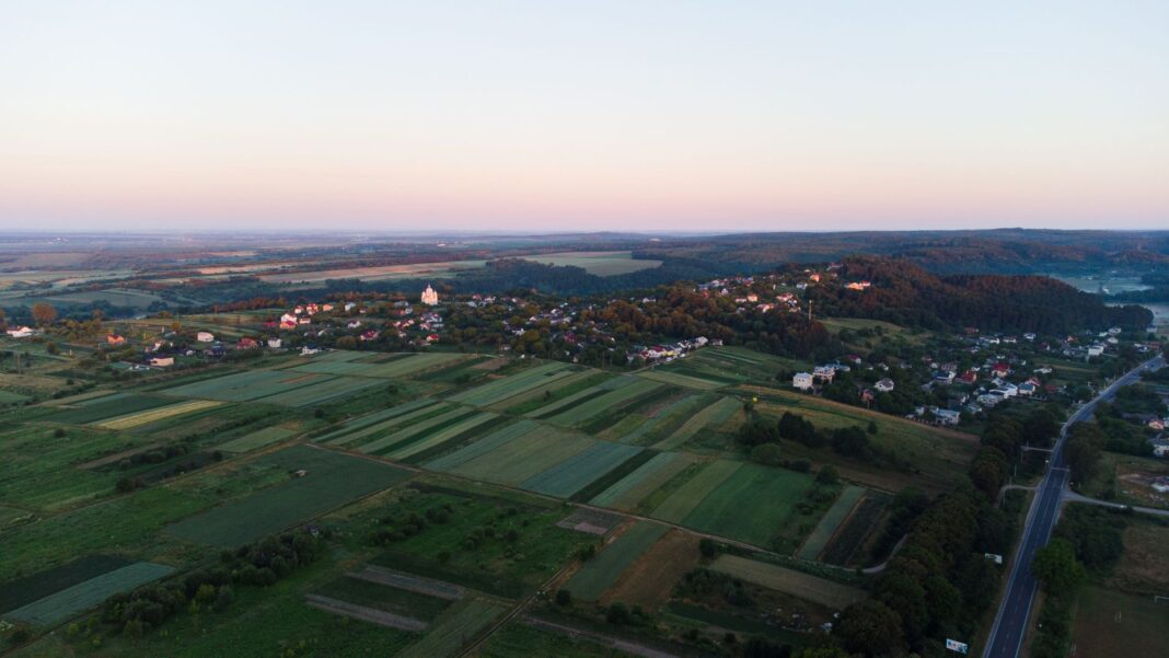 Najciekawsze polskie mapy do Farming Simulator dla fanów małych gospodarstw Najciekawsze polskie mapy do Farming Simulator dla fanów małych gospodarstw