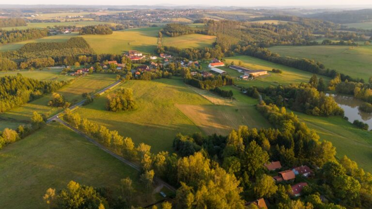 Najciekawsze polskie mapy do Farming Simulator dla fanów małych gospodarstw